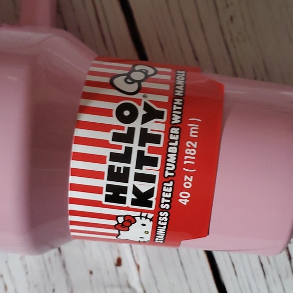 🆕️ CUTE SANRIO PINK HELLO KITTY 40 OZ TUMBLER 💕 - Picture 4 of 8